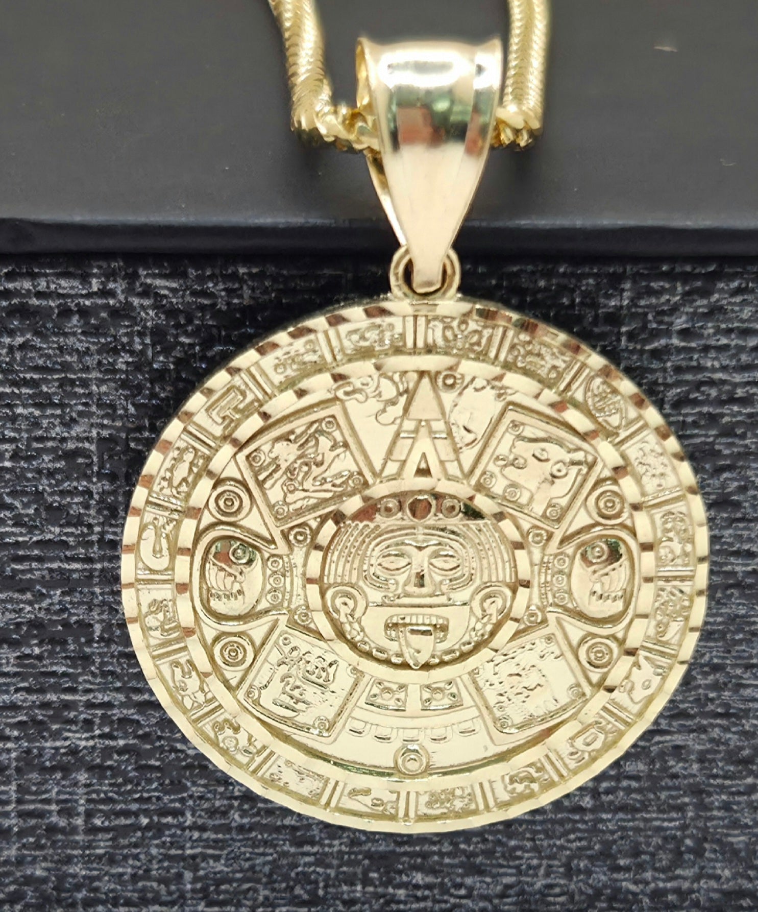10K MEDIUM ROUND MAYAN CALENDAR – JY Jewelry Wholesale