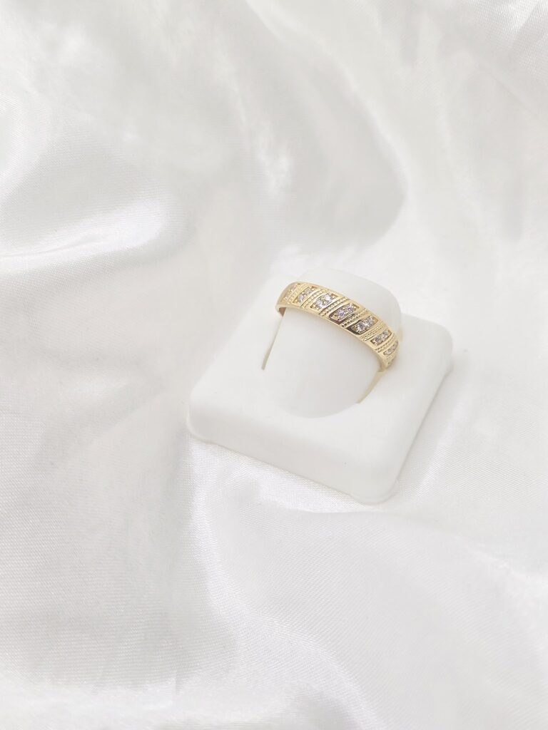 10K MEN'S ENGAGEMENT RING WITH STONES IN DIAGONAL – 10 – JY Jewelry Wholesale