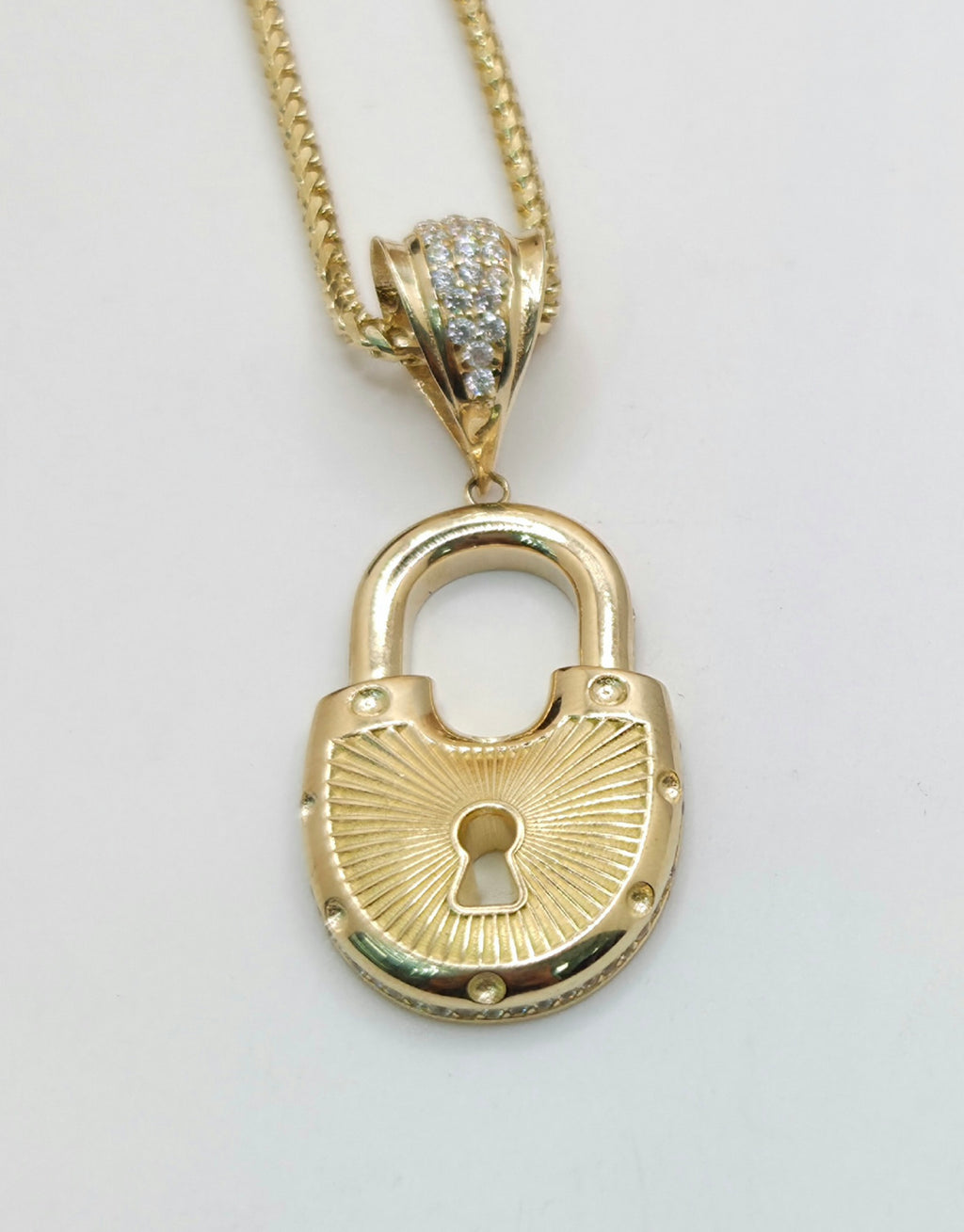14K MEDIUM CZ PADLOCK HEART PENDANT – JY Jewelry Wholesale