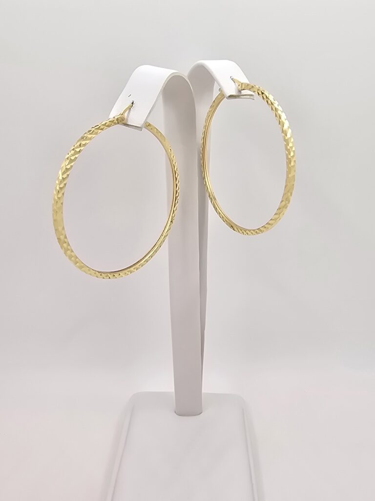 10K DIAMOND CUT DESIGN STRAIGHT EDGE HOOPS EARRINGS – 5 2MM – JY Jewelry Wholesale