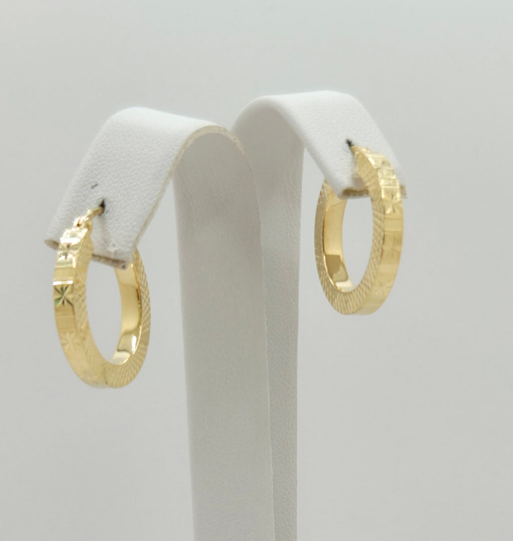 10K MODERN FLASH DETAIL STRAIGHT EDGE HOOPS EARRINGS – 2 – JY Jewelry Wholesale