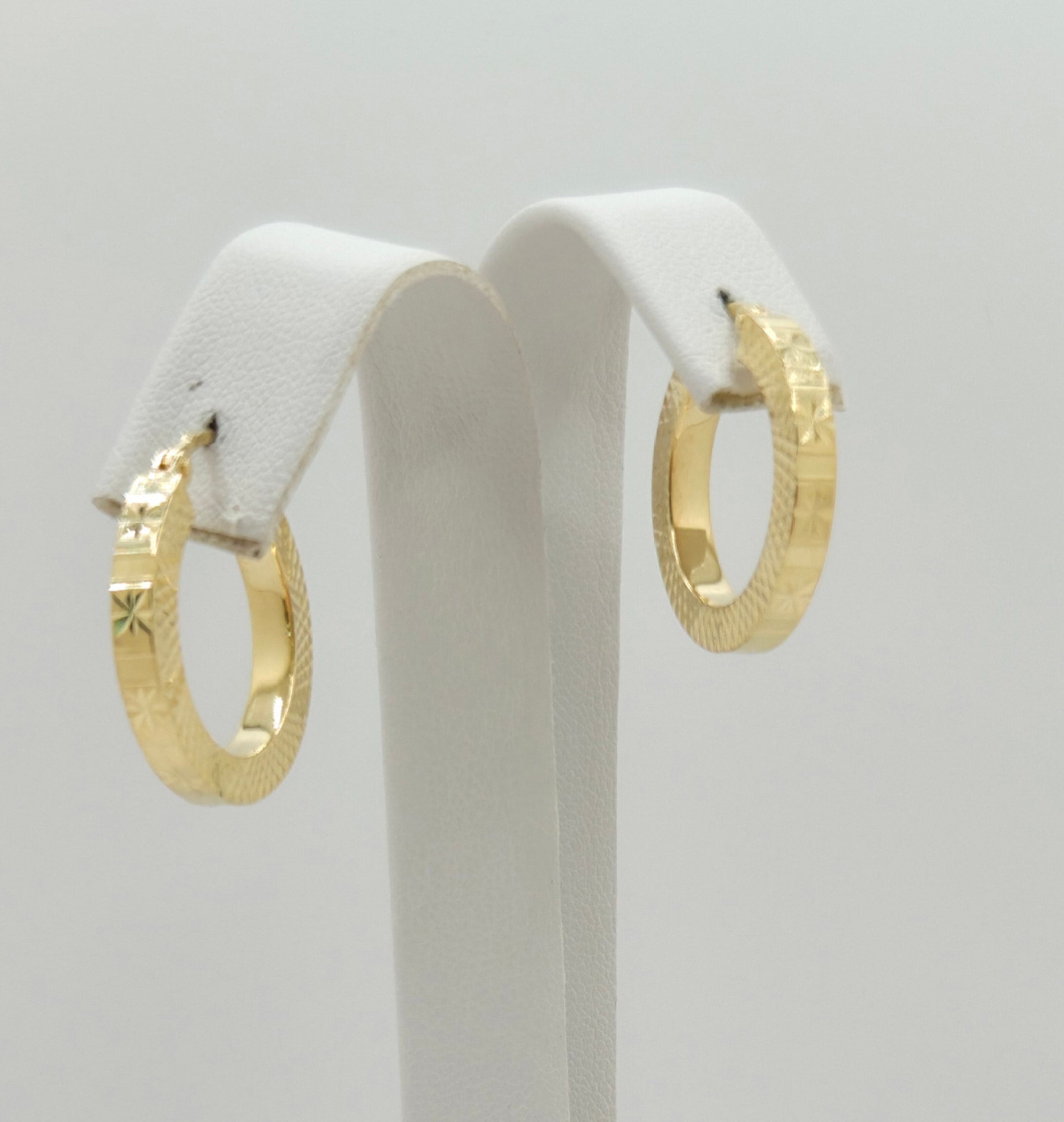 10K MODERN FLASH DETAIL STRAIGHT EDGE HOOPS EARRINGS – 2 – JY Jewelry Wholesale