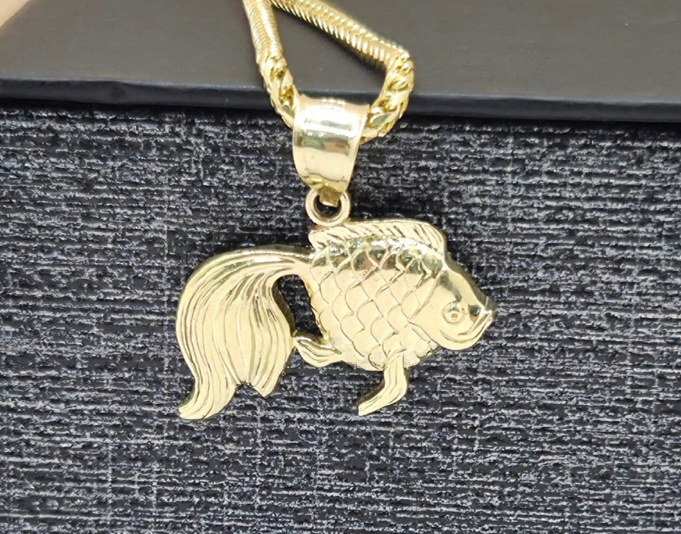 10K KOI FISH PENDANT – JY Jewelry Wholesale