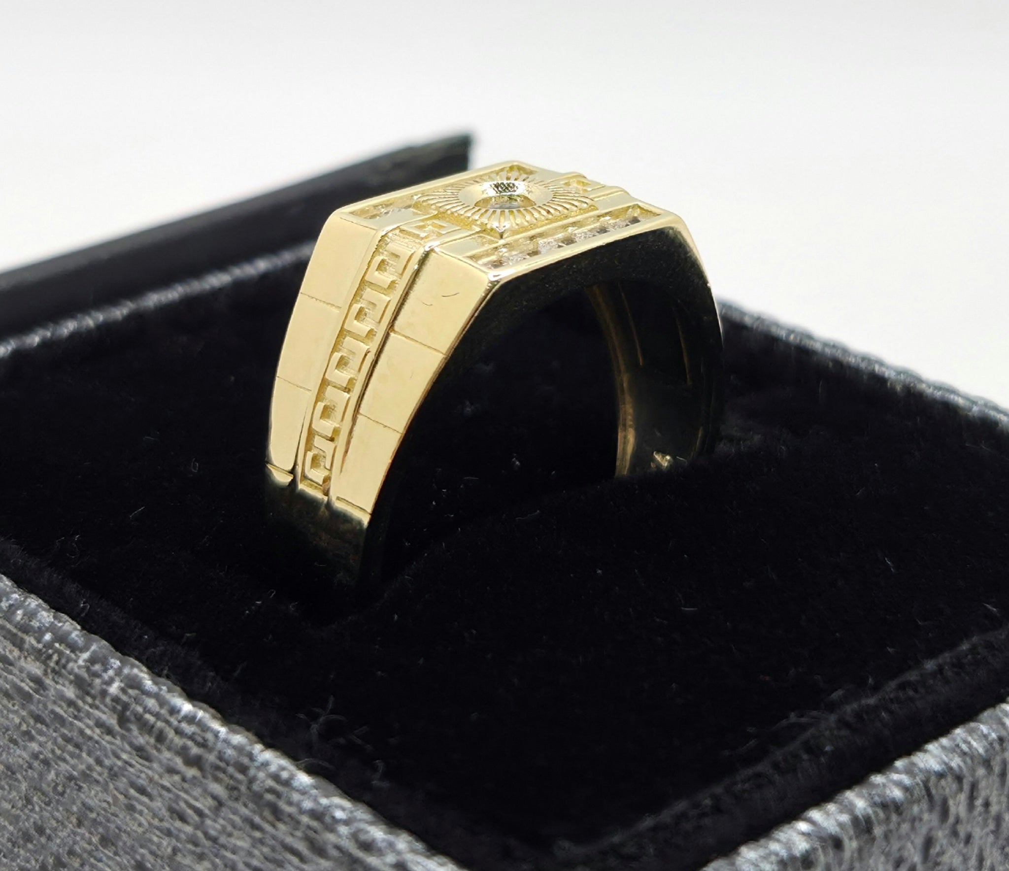 10K ELEGANT SQUARE CZ DETAIL MEN'S RING – 10.5 – JY Jewelry Wholesale