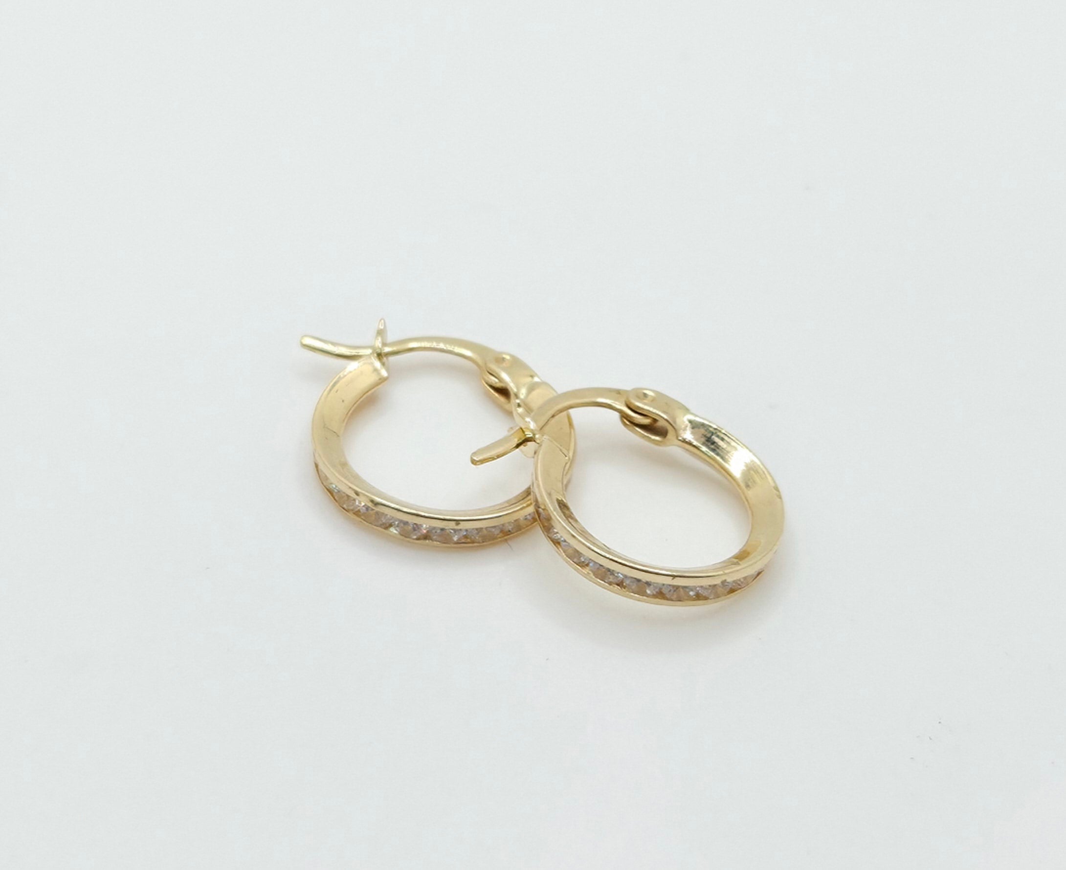 10K DELICATE CZ DETAIL HOOPS EARRINGS – 1 – JY Jewelry Wholesale