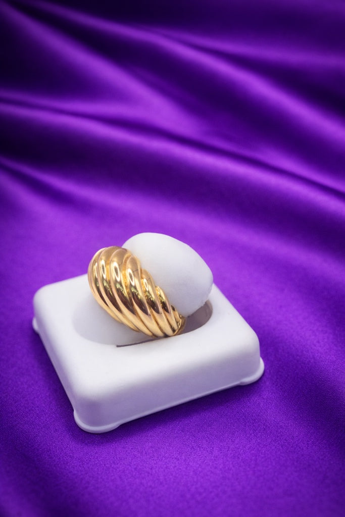 10K CLASSIC SHELL WOMAN'S RING – 8 – JY Jewelry Wholesale