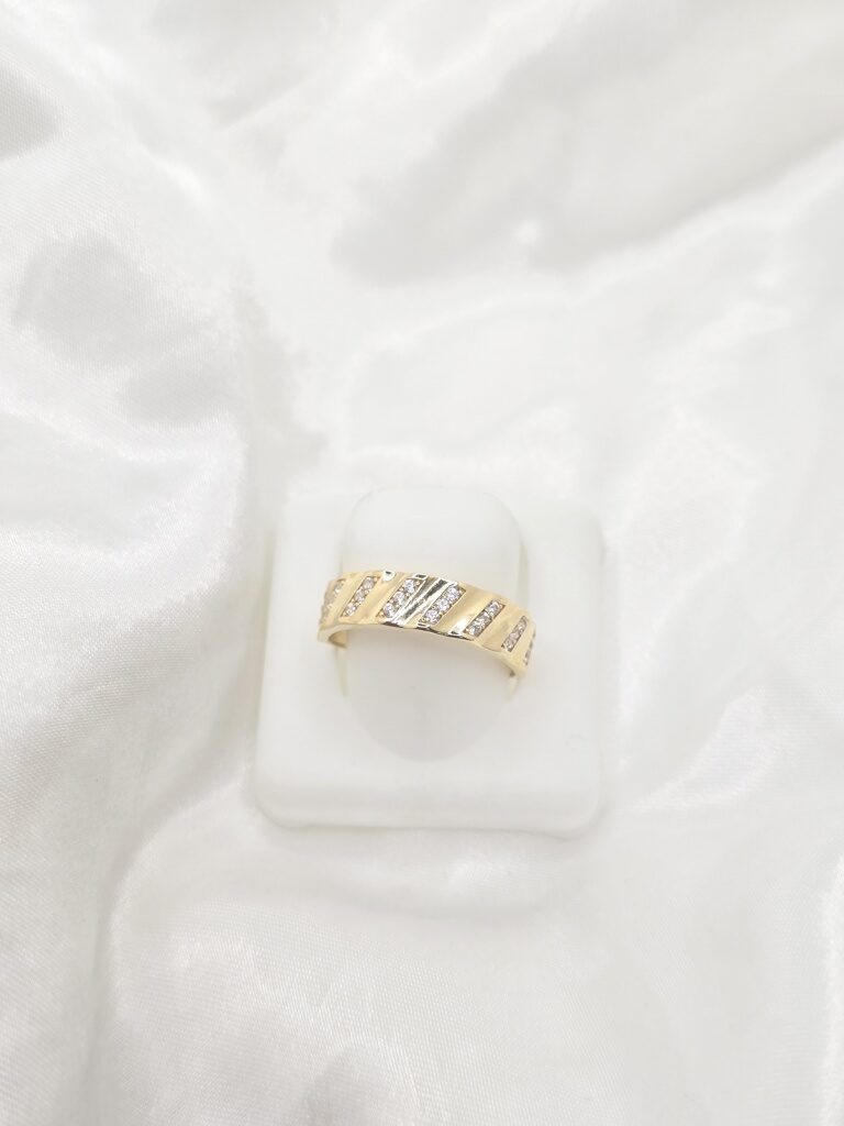 10K MEN'S ENGAGEMENT RING WITH DIAGONAL DESIGN WITH ZIRCONIA STONES – 10 – JY Jewelry Wholesale