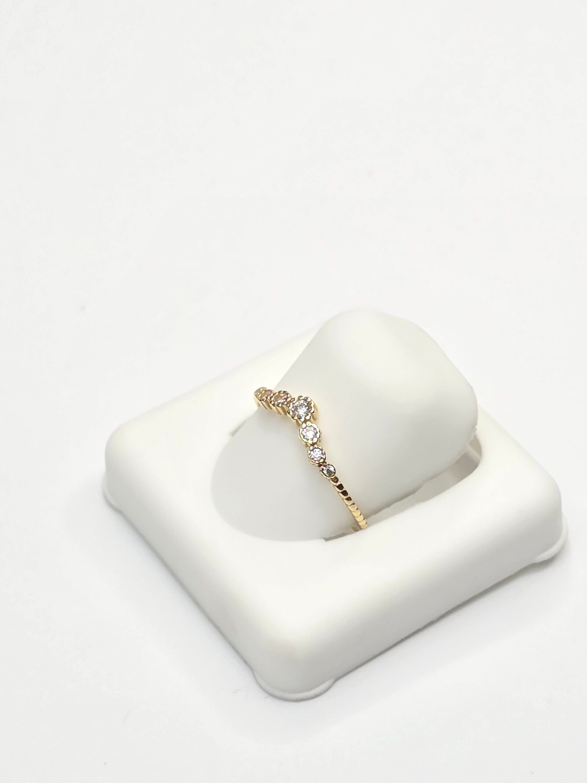 14K DELICATE STONES V STYLE RING – 7 – JY Jewelry Wholesale