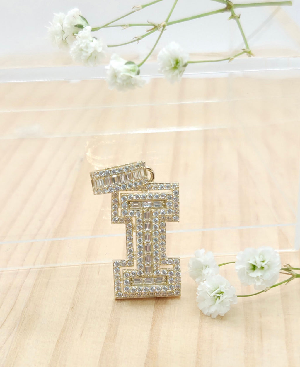 10K SMALL CZ "I" LETTER PENDANT – JY Jewelry Wholesale