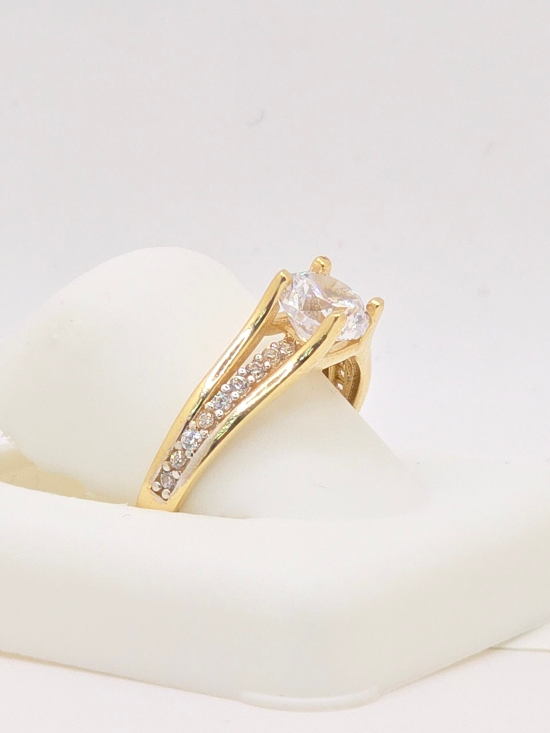 14K ELEGANT RING WITH CZ DETAILS – 7 – JY Jewelry Wholesale