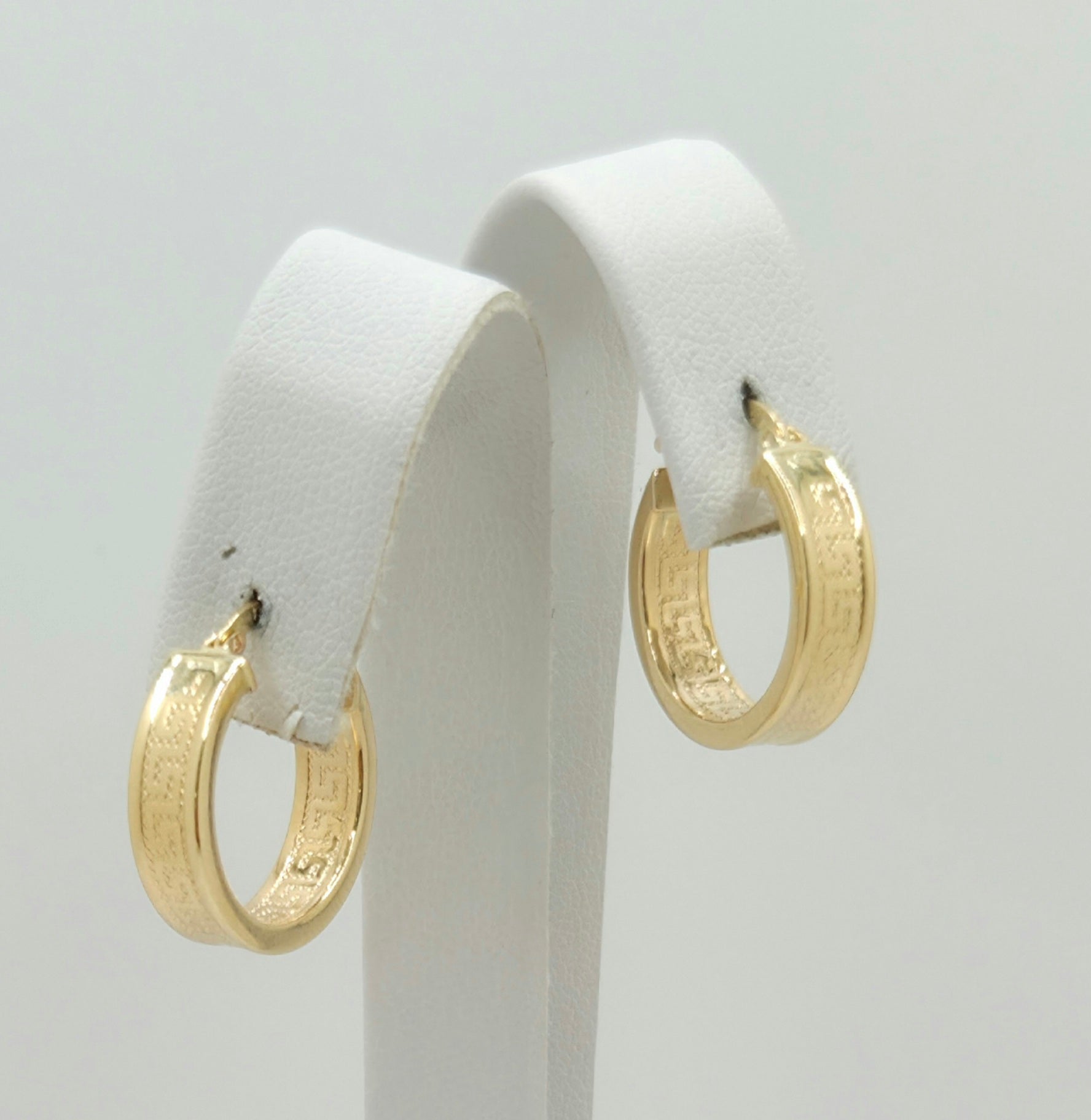 14K GREEK DESIGN STRAIGHT EDGE HOOPS EARRINGS – 1 5MM – JY Jewelry Wholesale