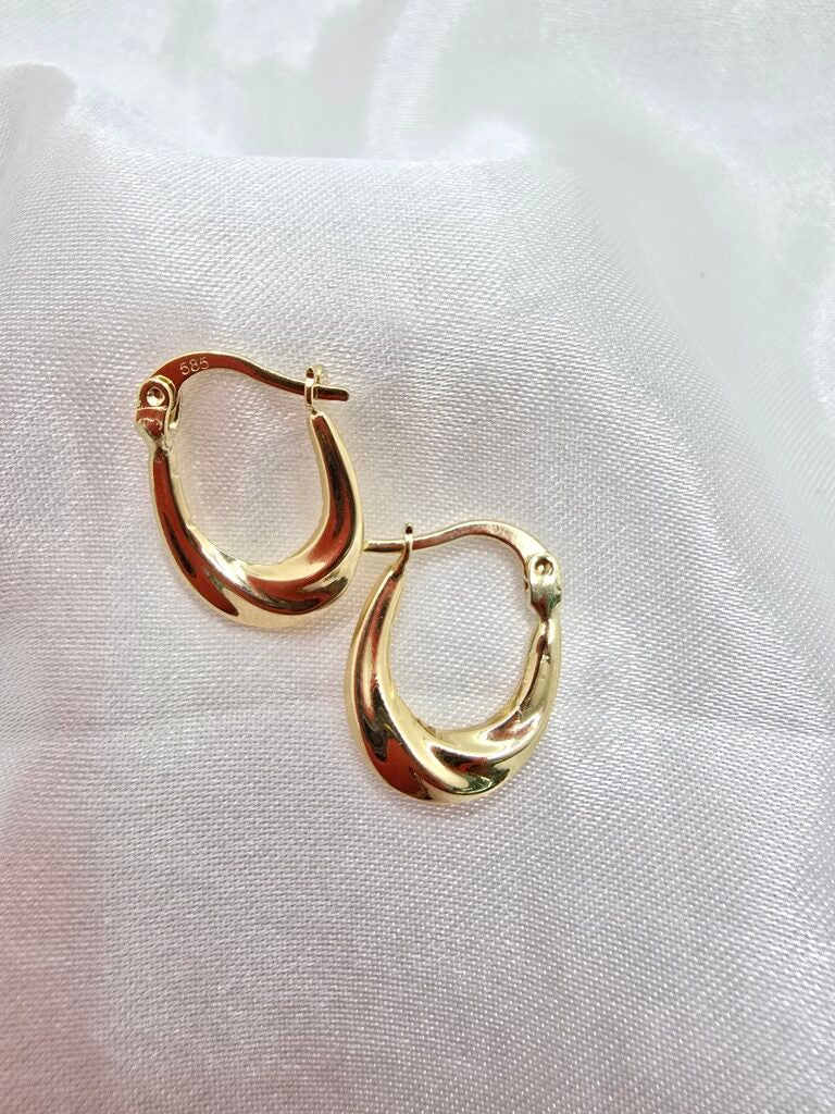 14K DELICATE TWISTED HOOPS EARRINGS – JY Jewelry Wholesale