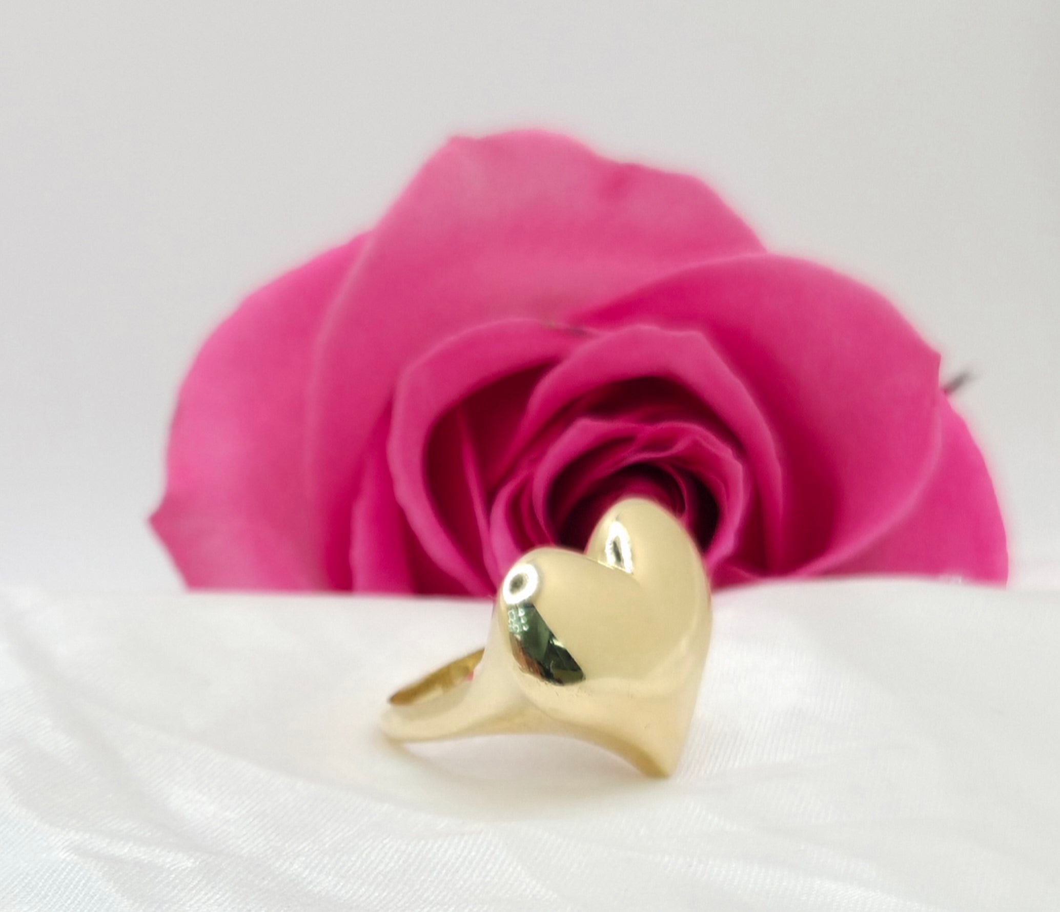 10K BIG FANCY PLAIN HEART RING – 7 – JY Jewelry Wholesale
